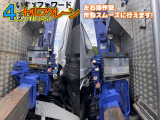 クレーン:操作盤左右ともに作動スムーズに行えます😊いすゞフォワード4段セルフクレーン‼️便利なラジコン付😊👍オートロングジャッキです‼️
