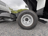 左側後方タイヤ:🏔山あります! ご愛用のお車を買取しております‼️高価買取実績多数🤗✨まずはお気軽にご相談いただけますと幸いです🍀😊よろしくお願いいたします。