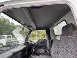 キャビン内屋根:目立つ汚れや傷無しの比較的キレイな室内屋根です。🚛全国配送承ります🚛北は北海道、南は沖縄まで全国へお届けします!他府県納車実績多数!お気軽にお問合せいただけますと幸いです🍀😊