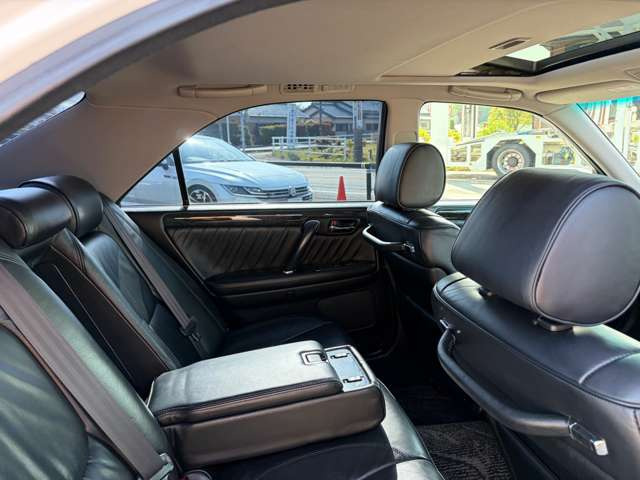 トヨタ クラウンアスリート 2.5 V サンルーフ黒革シート の中古車詳細