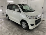 お車と一緒に新品タイヤ(ホイール付き)をご希望の方にはお得な価格にてご提供しております。常時在庫がありますので、いつでもご確認いただけます。
