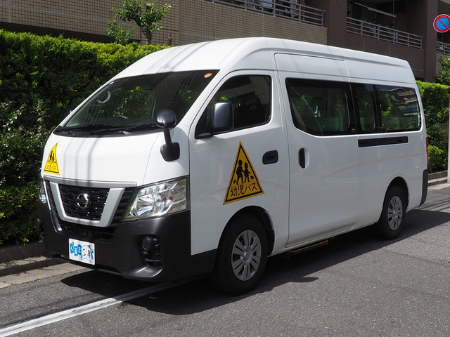 NV350キャラバン  幼児バス 園児バス 大人4名 幼児18名