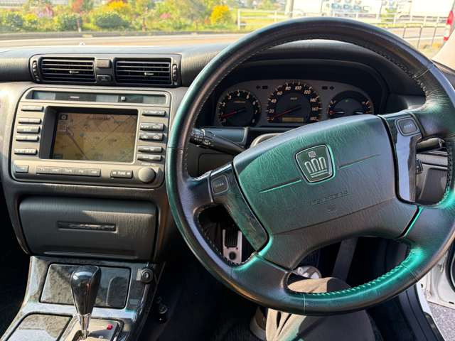 トヨタ クラウンアスリート 2.5 V サンルーフ黒革シート の中古車詳細