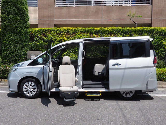 日産 セレナ 