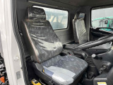 運転席シート破れテープ補修箇所有り。