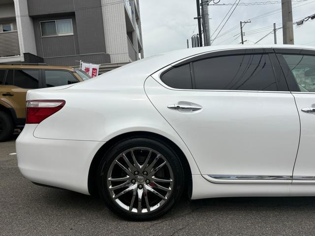 レクサス LS 460 バージョンS Iパッケージ サンルーフ 19インチAW