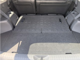 さらにサードシートを倒していただくと大きなお荷物も楽々積み込めます。