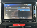 TVナビ、CD/DVD、Bluetoothオーディオなど多機能なデッキ付き!