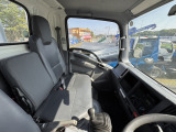 キャビン内:目立つ汚れや傷無しの比較的綺麗なキャビン内です。他府県納車実績多数!!配送費用や方法もご相談の上決定しております。まずはお気軽にご連絡いただけますと幸いです🍀