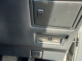 【運転席から給油口・トランクオープン操作可能】
