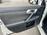 納車仕上げでは、通常ポリマーコーティングは施工しますが、硬化型のガラスコーティングもご対応しております。ご要望や駐車環境などに合わせて、ご提案させていただきます。