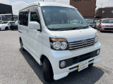 3ヶ月・3000kmの無料保証付きです。エンジン、ミッション等の修理の際に金額が大きくなりがちな箇所も無料修理で安心です。最大3年までの有料保証も取り扱っております。