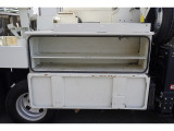 中古車に保証を付ける事は自信のある車両を仕入れ販売する事、 粗悪なエンジン・ミッションの車両を販売しない事、 整備点検をしっかりする事です。 当店とお客様の信用!