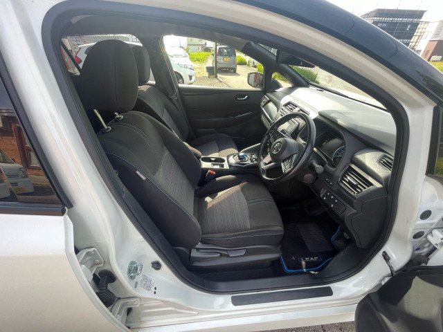 日産 リーフ X プロパイロット/純正ナビ/ETC の中古車詳細 (84,000km