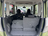 シートが独立で倒れてくれるので大型の荷物も積み込み可能!