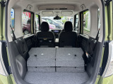 シートが独立で倒れてくれるので大型の荷物も積み込み可能!
