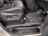 【全国納車OK】 現車をご覧になれないお客様でも、安心してお車をご購入いただける環境を整えております。 色々な角度から撮影したたくさんの画像など豊富な資料送りいたしております。