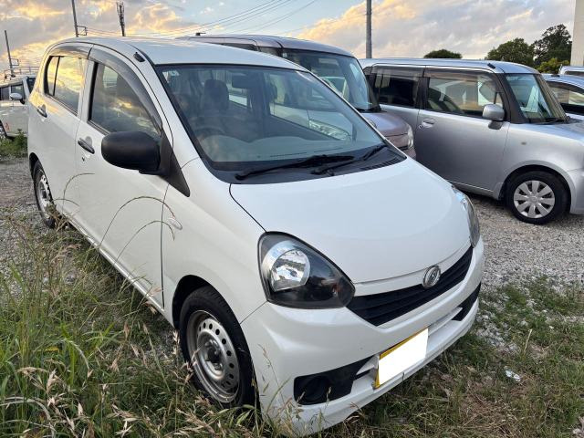 ダイハツ ミライース 