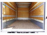 中古車に保証を付ける事は自信のある車両を仕入れ販売する事、 粗悪なエンジン・ミッションの車両を販売しない事、 整備点検をしっかりする事です。 当店とお客様の信用!