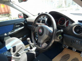 スバルインプレッサWRXSTIアプライドD型が入庫しました。ZEROスポーツ車高調やGreddyブローオフバルブ、アルミラジエター、BLITZ追加メーター(水温、油温、ブースト)オートゲージ(油圧)