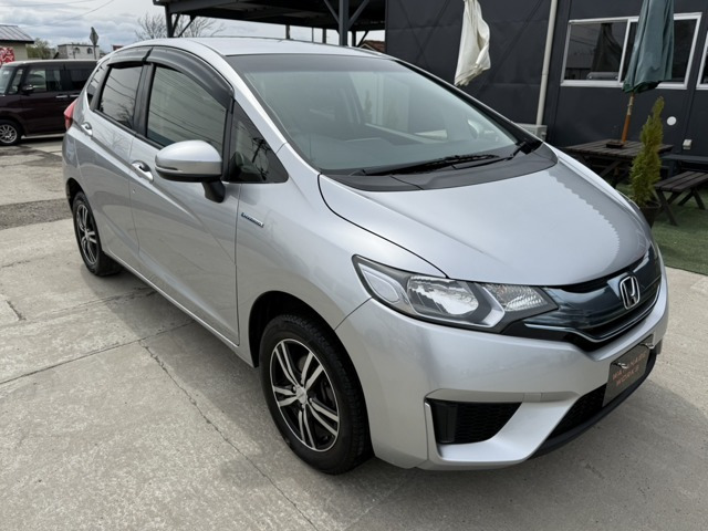 フィット 1.5 ハイブリッド Fパッケージ 4WD スマートキー 衝突・横滑り防止装置