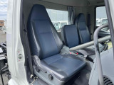 車内シート一部小さい切れ箇所有り。