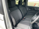 運転席シート☆使用感も少なく、良好な状態となっております!
