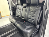 【ガラス張りの品質】 当社の展示車両にはAIS鑑定書とオートオークション会場の査定表を積み込んでいます。プライスボードの金額は諸経費込みのお支払い総額。品質も価格も百聞は一見に如かず。一目瞭然です。