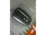 【スマートキー】 車内へのアクセス楽々、今や必須アイテムの「スマートキー」には、キー複製防止「イモビライザー」まで備わっております。