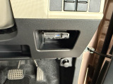 車検場と同じ「予備検査テスター」を自社に完備。ブレーキの制動力、ライトの光軸、排ガスの状態などを数値で測定しています。長年の勘ではなく、正確なデータに基づいて安全を確認してからお渡ししています。