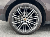 リア295/35R21ピレリーPZERO
