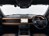 ディフェンダー 110 X ダイナミック HSE 3.0L D300 ディーゼル 4WD ブラックエクステ...