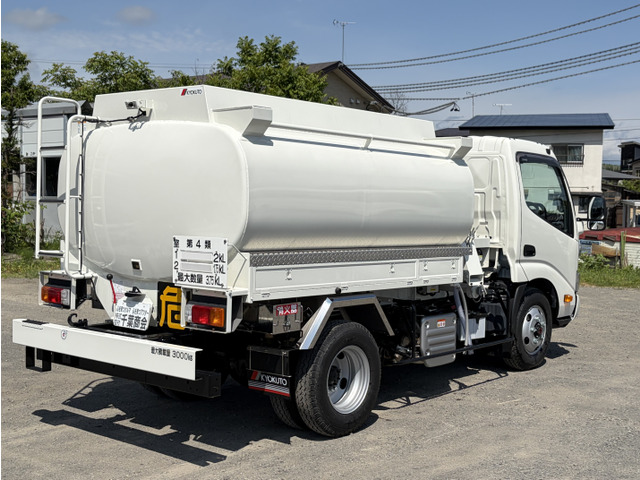 日野 デュトロ 極東タンクローリー3.75kl 4WD の中古車詳細 (1,335km