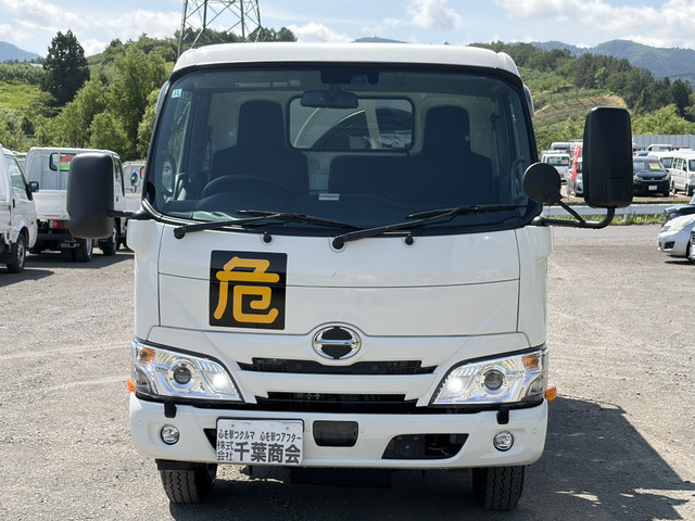 日野 デュトロ 極東タンクローリー3.75kl 4WD の中古車詳細 (1,335km