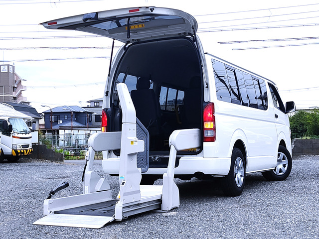 トヨタ ハイエースバン 