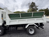 左側荷台:コボレーンはオートコボレーンです!シートが自動で開閉する装置が付いています!もちろん作動良好です!いすゞフォワードダンプ平成26年,車検1年付,走行距離7万㎞台