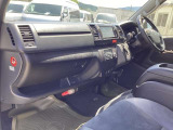 車輌買取も行なっております。商用車から普通車どのようなお車でも買い取ります!査定無料ですのでお気軽にお申し付けくださいませ♪