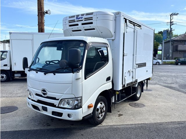 デュトロ 10尺冷蔵冷凍車 AT 積載1950kg