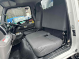 車内3人乗り仕様!
