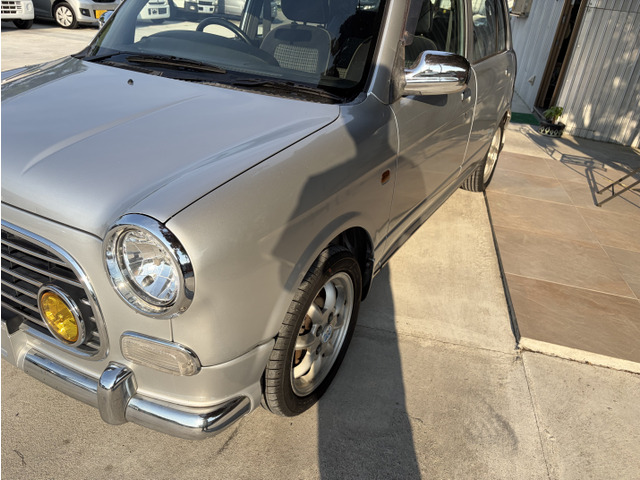 ダイハツ ミラジーノ ミニライトスペシャル・タイヤ新・ナビ の中古車