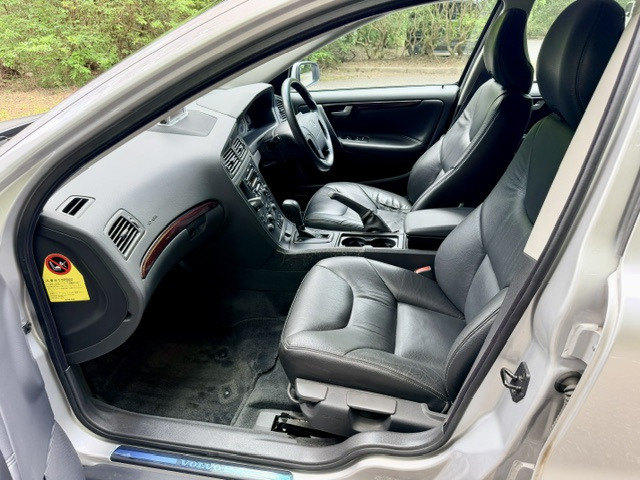 ボルボ V70 2.4 車検付き の中古車詳細 (44,100km, シルバー, 兵庫県