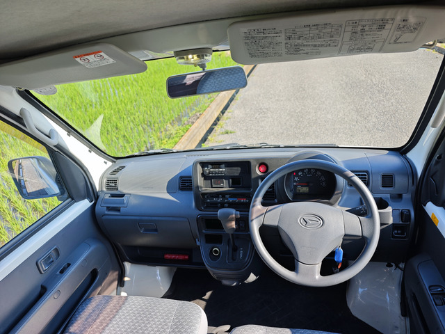 ダイハツ ハイゼットカーゴ 車検1年付・CNG/5万キロ無修復歴 の中古車