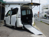 セレナ 2.0 20S チェアキャブ スロープタイプ 車いす2名仕様 左側オートステップ禁煙車