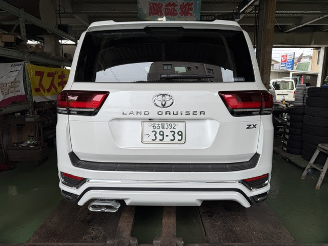 トヨタ ランドクルーザー300 3.5 ZX 4WD の中古車詳細 (300km, パール