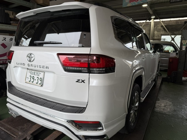 トヨタ ランドクルーザー300 3.5 ZX 4WD の中古車詳細 (300km, パール