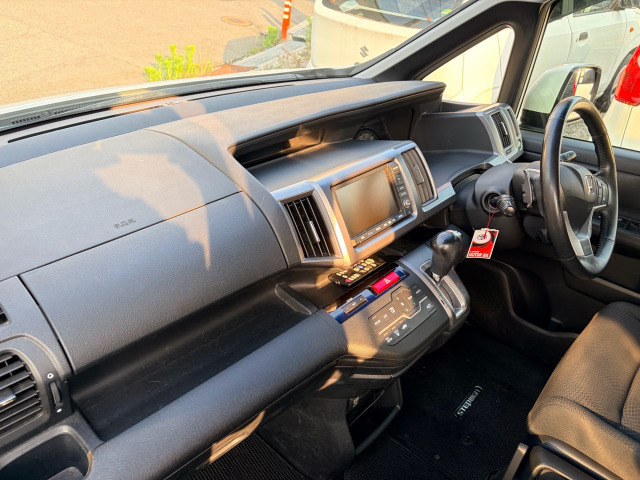 ホンダ ステップワゴン 2.0 スパーダ Z インターナビ セレクション 7人