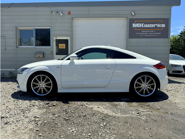 アウディ TTクーペ 2.0 TFSI クワトロ 4WD Sラインパックパドルシフト