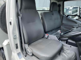 車内シート、目立つ破れなく綺麗です♪