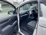 納車までの間代車が必要な方は成約後から御納車までの間、無料で代車を貸出するサービスございます(無料代車がない場合もございますので事前にお申し付けください)また当社指定のレンタカーをご用意する事も可能です