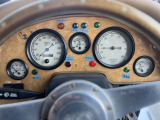 輸入車の修理や整備は高いと思っている人は多いですが、純正品同等の社外品や良質中古部品を使う事により、ディーラーの半分以下での修理、整備も可能です。お気軽にご相談ください
